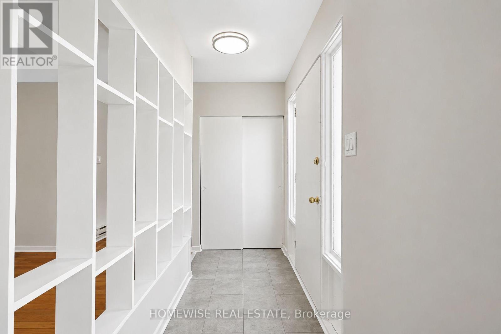 33 - 1350 Winding Trail, Mississauga, Ontario L4Y 2T8 - Photo 2 - W13552934