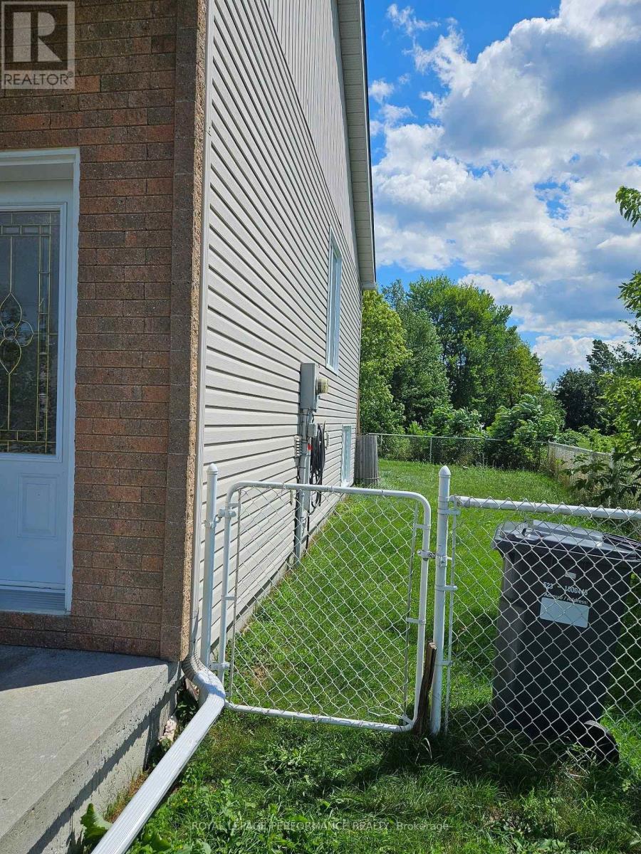 350 Higginson Street, Hawkesbury, Ontario  K6A 3W7 - Photo 2 - X13598022