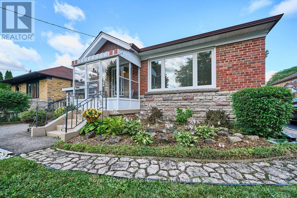 55 Leahann Drive, Toronto, Ontario  M1P 1B8 - Photo 2 - E13597910