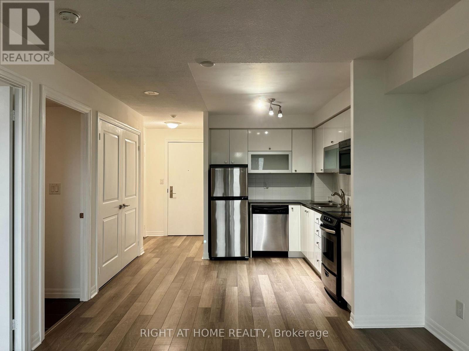 1507 - 2015 Sheppard Avenue E, Toronto, Ontario  M2J 0B3 - Photo 2 - C13597960