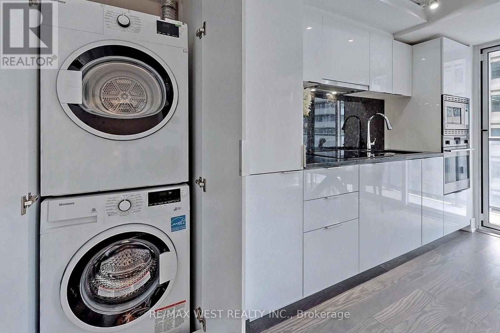 1112 - 955 Bay Street, Toronto, Ontario  M5S 0C6 - Photo 12 - C13598064