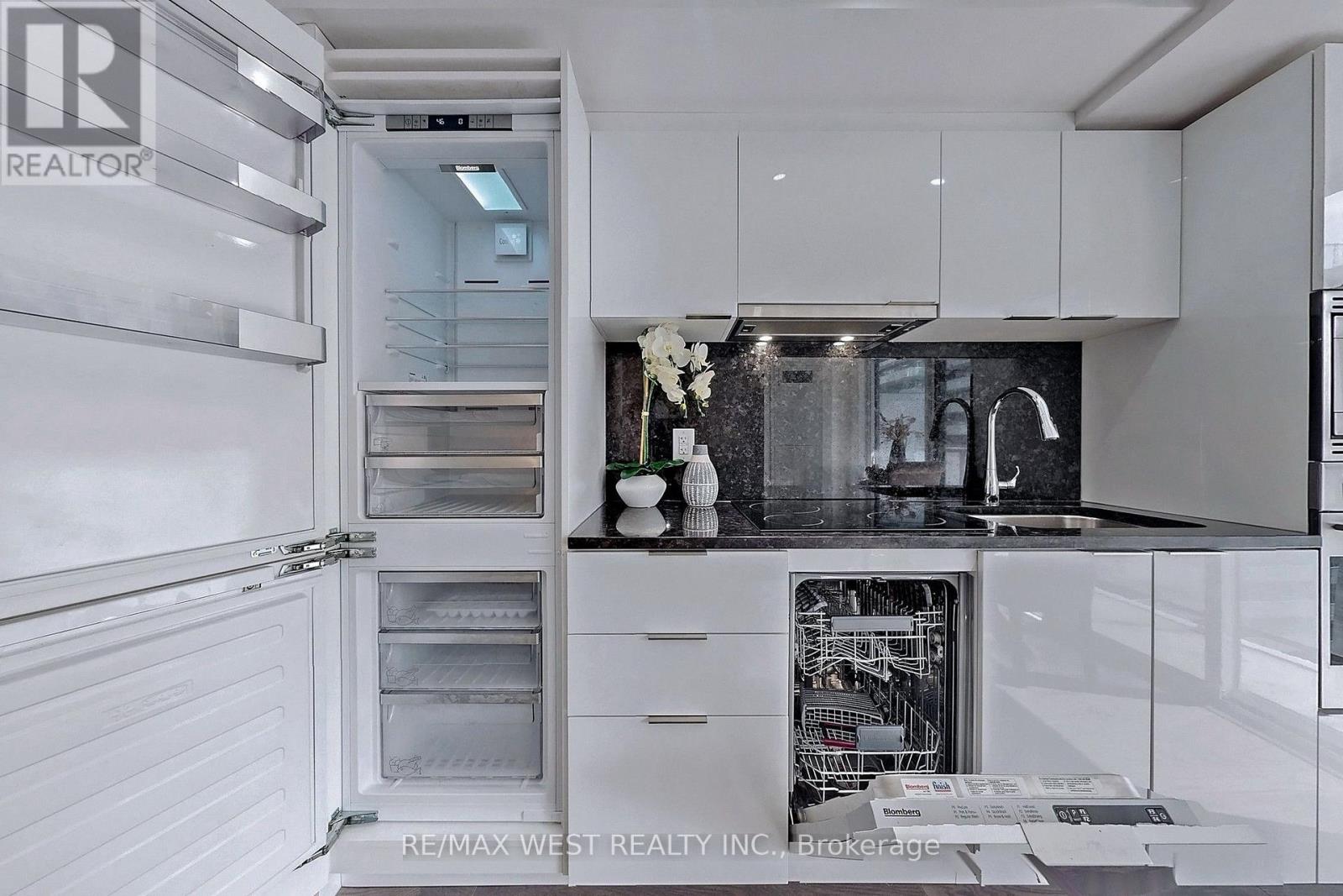 1112 - 955 Bay Street, Toronto, Ontario  M5S 0C6 - Photo 14 - C13598064