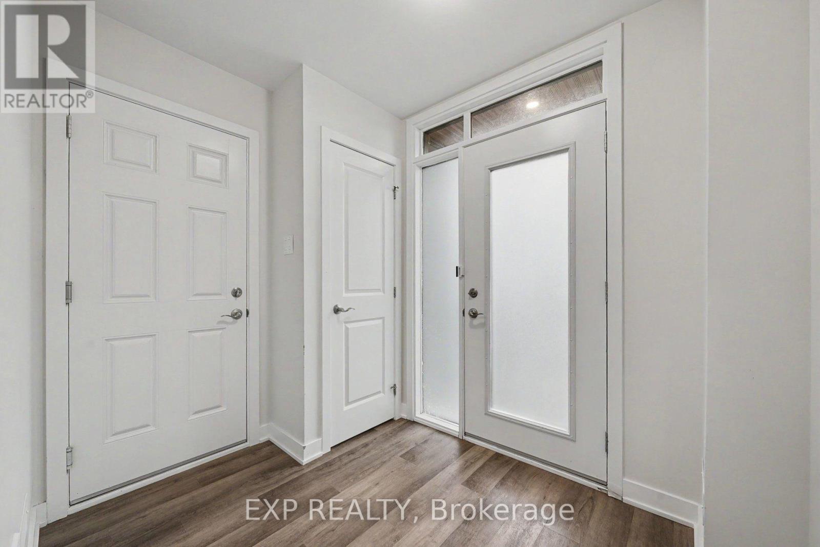 212 Tussock Private, Ottawa, Ontario  K1X 0G7 - Photo 3 - X13597930