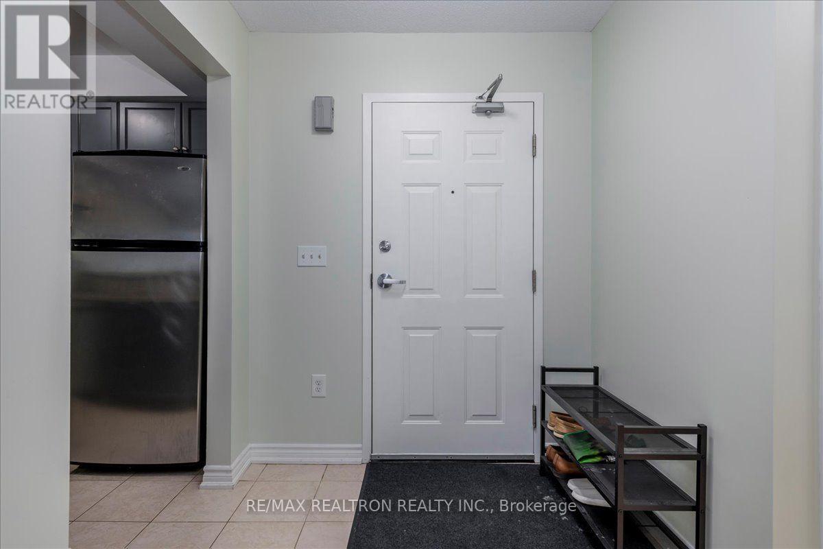 3 - 43 Coulter Street, Barrie, Ontario  L4N 6L9 - Photo 3 - S13598018