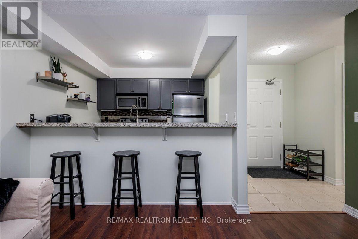 3 - 43 Coulter Street, Barrie, Ontario  L4N 6L9 - Photo 8 - S13598018