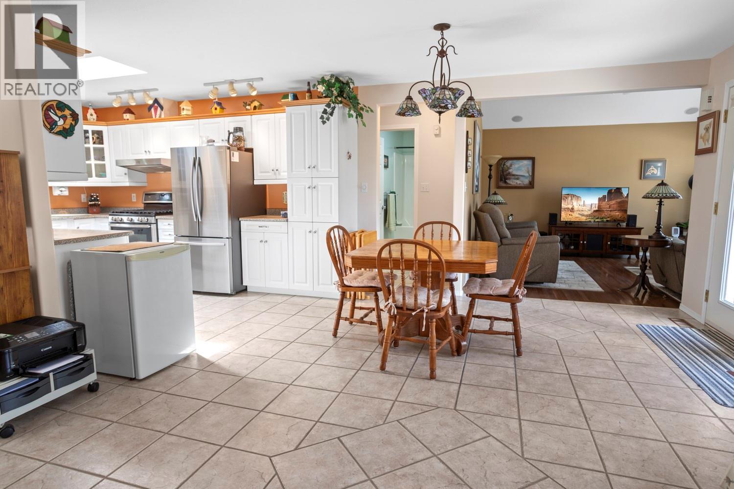 13532 Mountain Shores Road, Boswell, British Columbia  V0B 1A4 - Photo 9 - 10395275