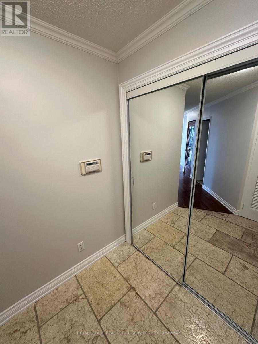 519 - 2261 Lake Shore Boulevard W, Toronto, Ontario  M8V 3X1 - Photo 2 - W13597938