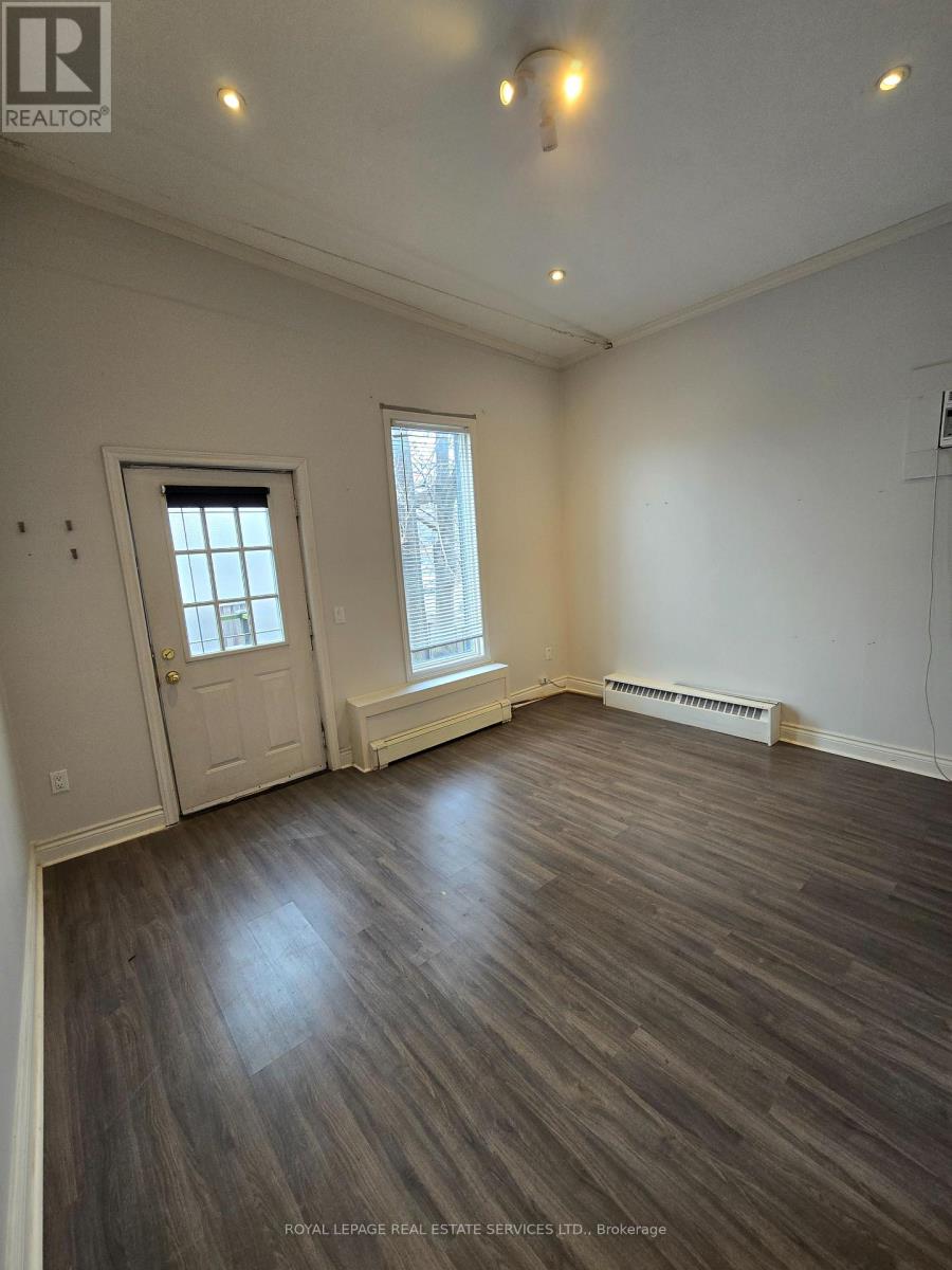 A2 - 34 Plains Road W, Burlington, Ontario  L7T 1E9 - Photo 2 - W13598040
