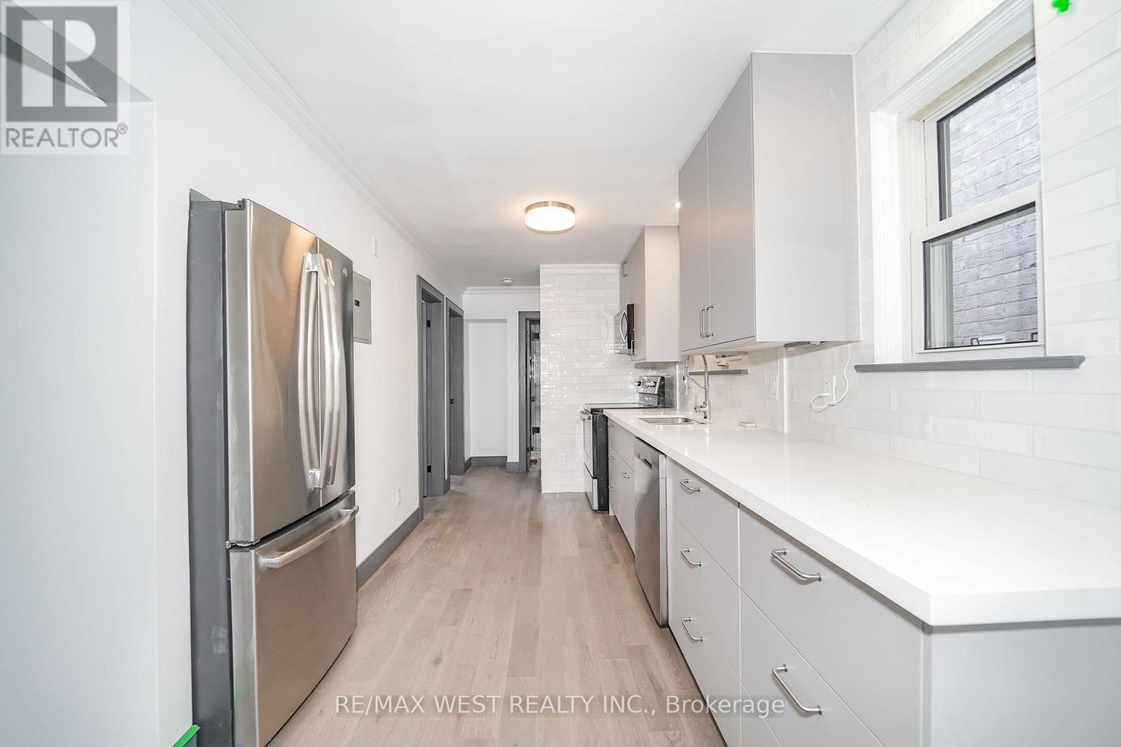 91 Twenty Second Street, Toronto, Ontario  M8V 3M3 - Photo 4 - W13598078