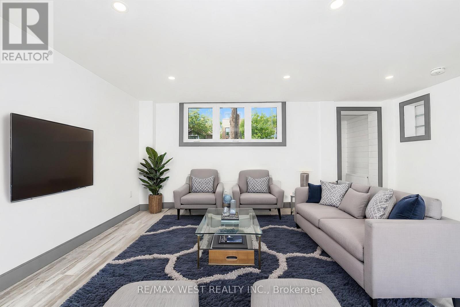 91 Twenty Second Street, Toronto, Ontario  M8V 3M3 - Photo 8 - W13598078