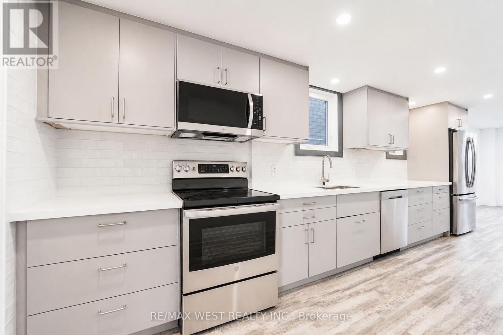 91 Twenty Second Street, Toronto, Ontario  M8V 3M3 - Photo 9 - W13598078