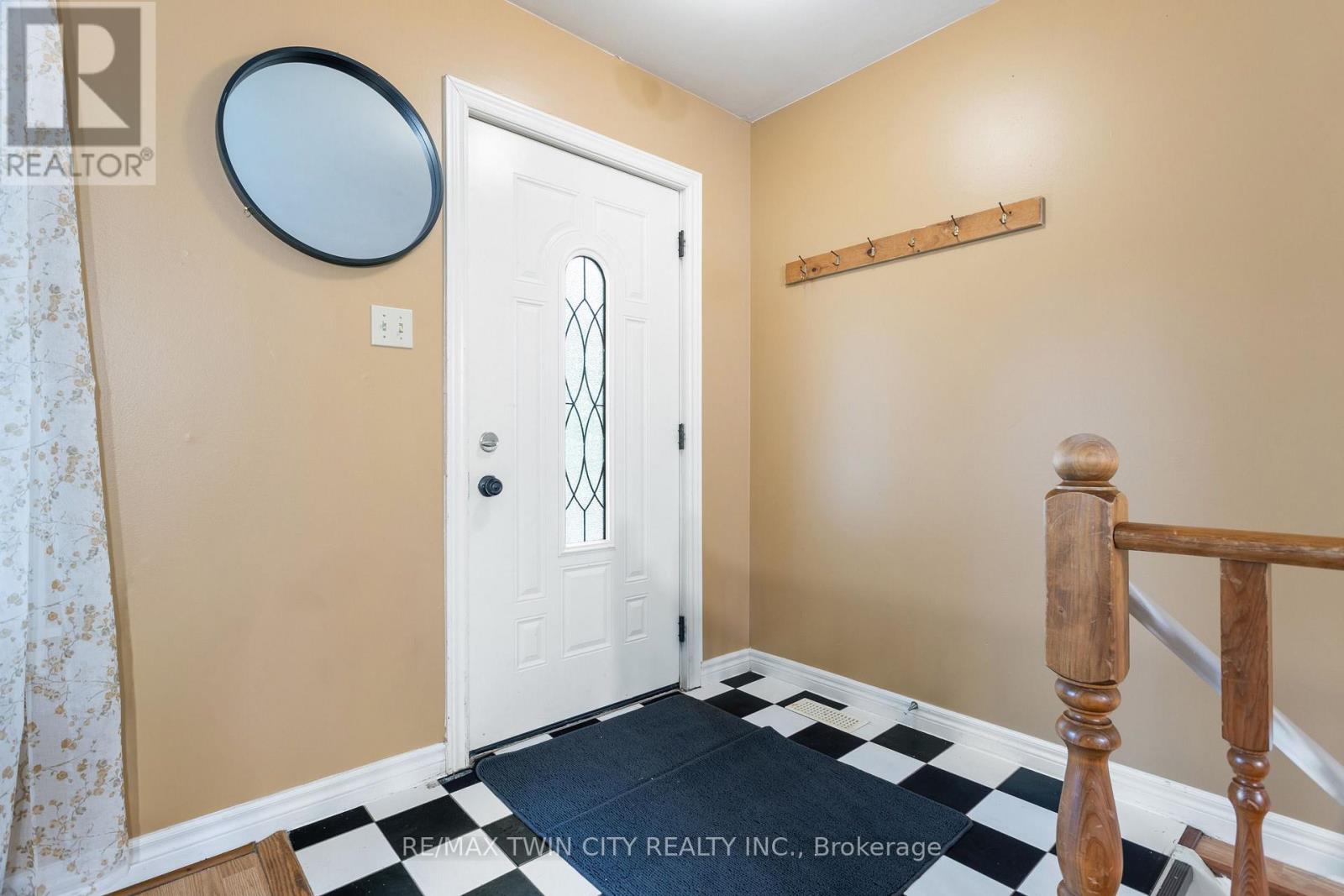 25 Saunby Street, London North, Ontario  N6G 1A2 - Photo 4 - X13597898