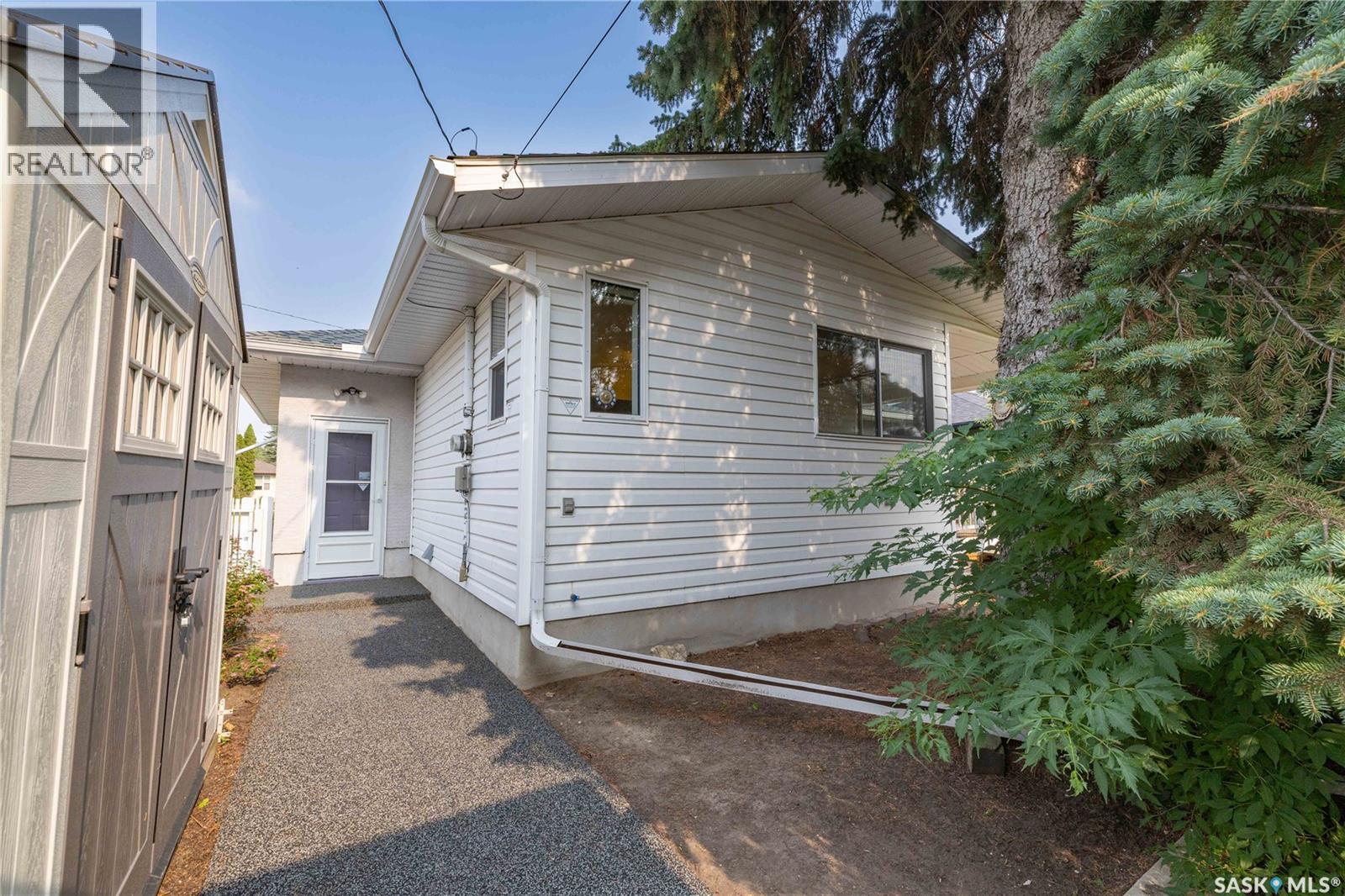 2808 Clarence Avenue S, Saskatoon, Saskatchewan  S7J 1M8 - Photo 13 - SK043358