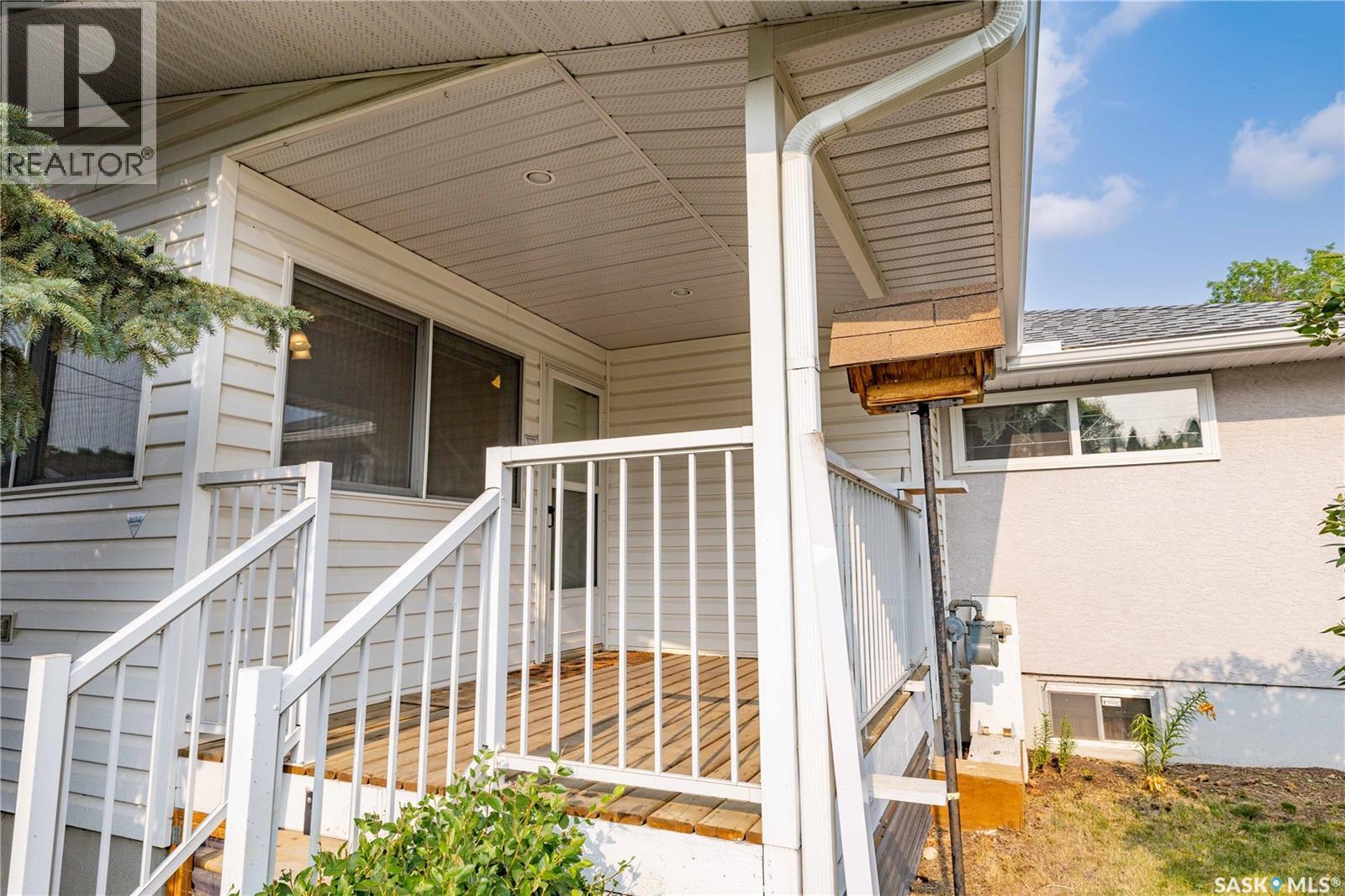 2808 Clarence Avenue S, Saskatoon, Saskatchewan  S7J 1M8 - Photo 15 - SK043358