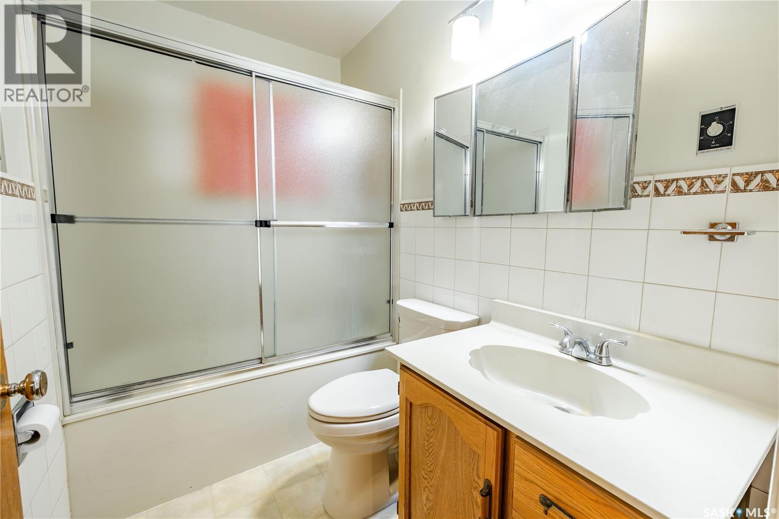 2808 Clarence Avenue S, Saskatoon, Saskatchewan  S7J 1M8 - Photo 18 - SK043358