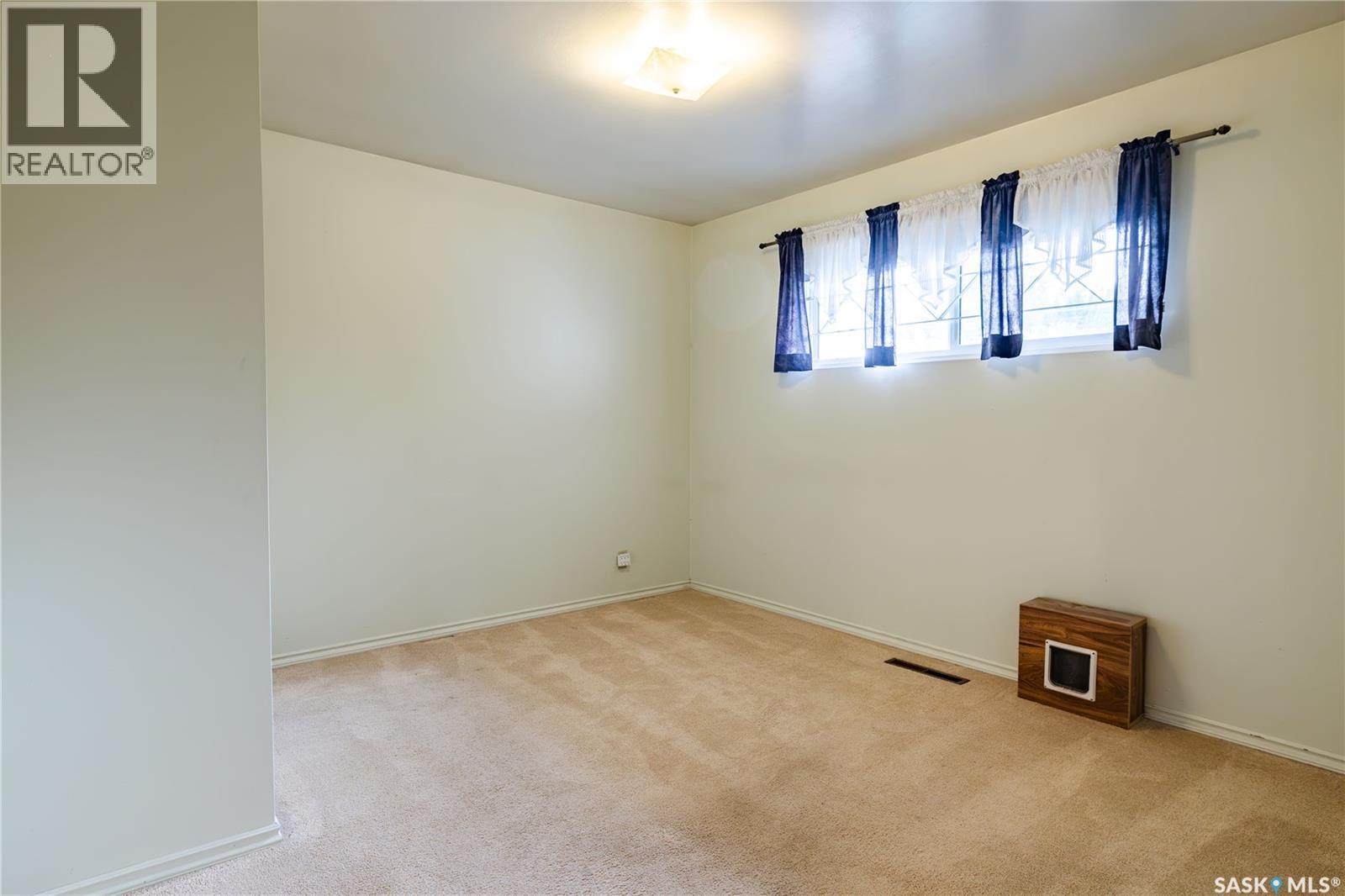 2808 Clarence Avenue S, Saskatoon, Saskatchewan  S7J 1M8 - Photo 19 - SK043358