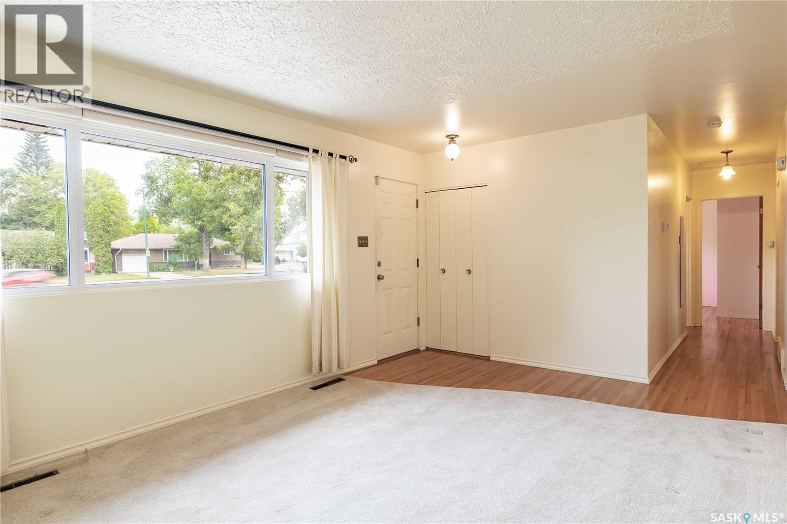 2808 Clarence Avenue S, Saskatoon, Saskatchewan  S7J 1M8 - Photo 24 - SK043358