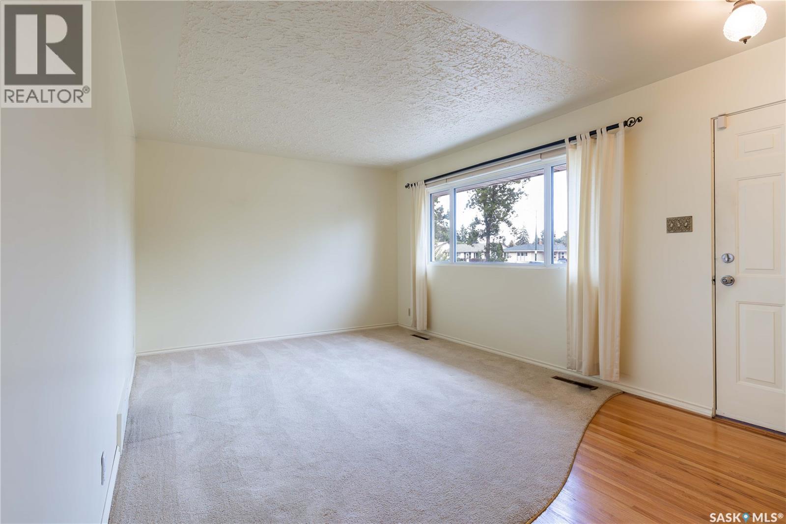 2808 Clarence Avenue S, Saskatoon, Saskatchewan  S7J 1M8 - Photo 25 - SK043358
