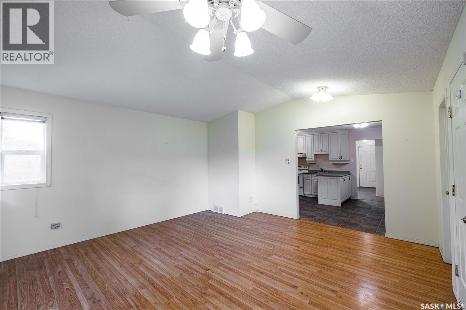2808 Clarence Avenue S, Saskatoon, Saskatchewan  S7J 1M8 - Photo 27 - SK043358