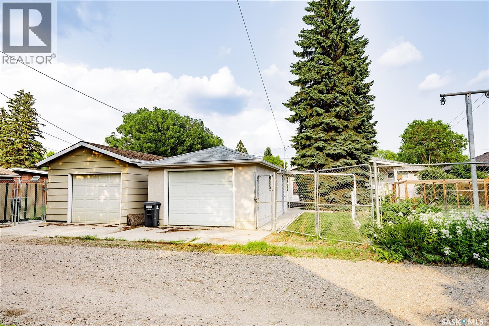 2808 Clarence Avenue S, Saskatoon, Saskatchewan  S7J 1M8 - Photo 32 - SK043358