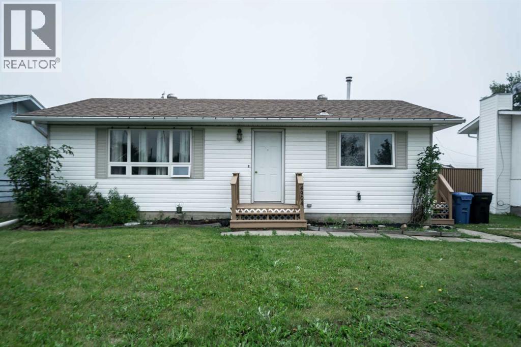 4904 52 St, Grimshaw, Alberta  T0H 1W0 - Photo 1 - A2311662