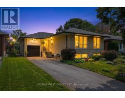 19 DECARIE CIRCLE, Toronto, Ontario