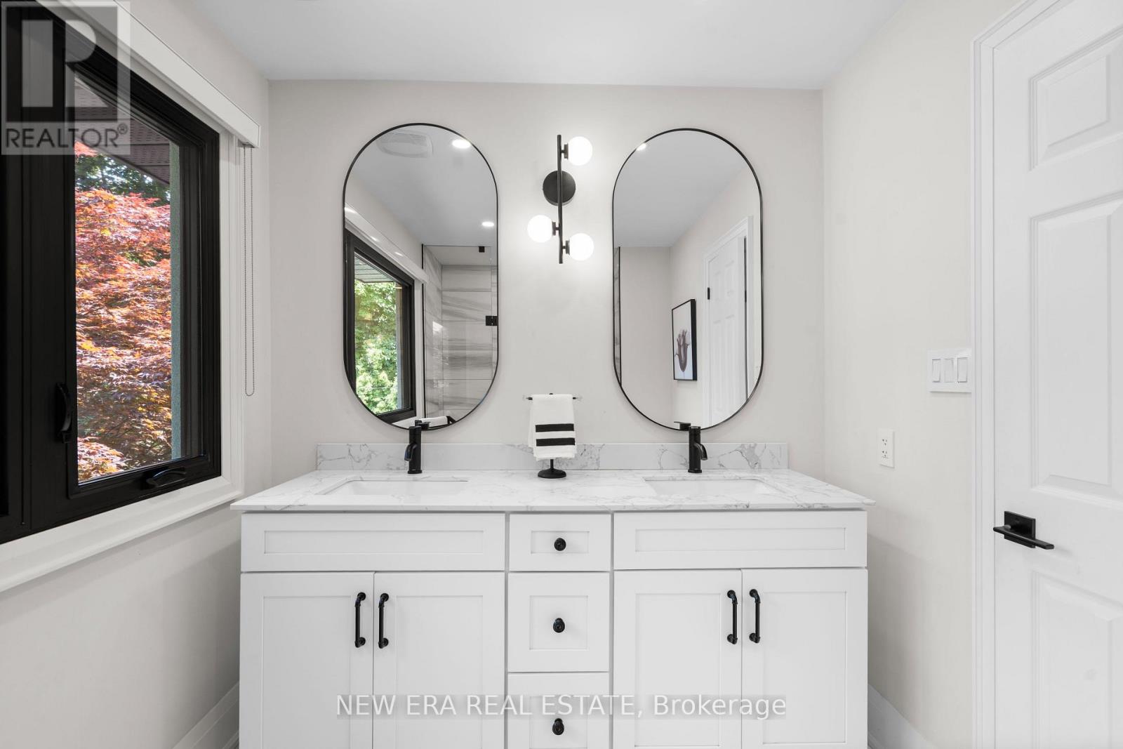261 Pinetree Way, Mississauga, Ontario  L5G 2R4 - Photo 23 - W13598318