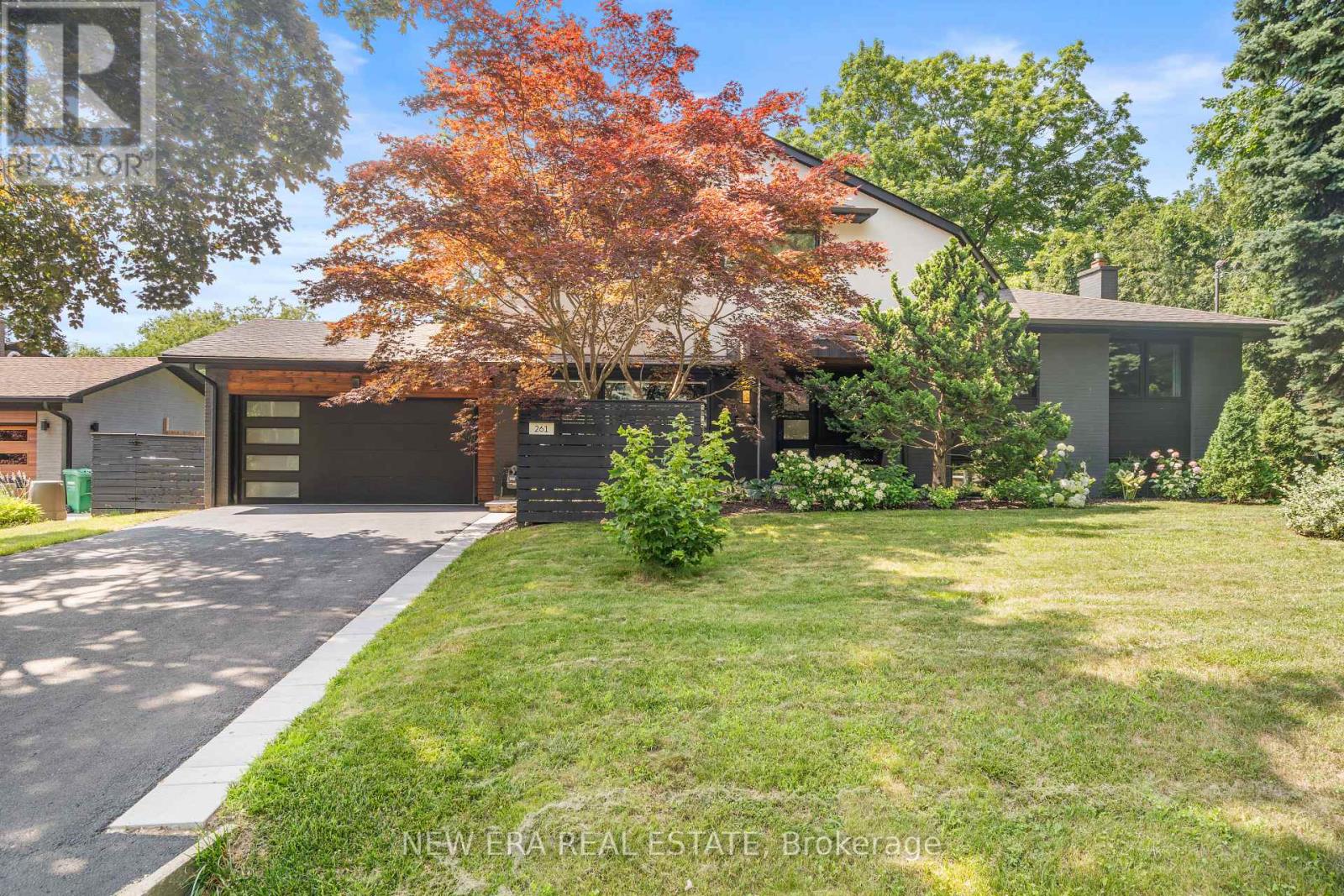 261 Pinetree Way, Mississauga, Ontario  L5G 2R4 - Photo 4 - W13598318