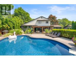 261 PINETREE WAY, Mississauga, Ontario