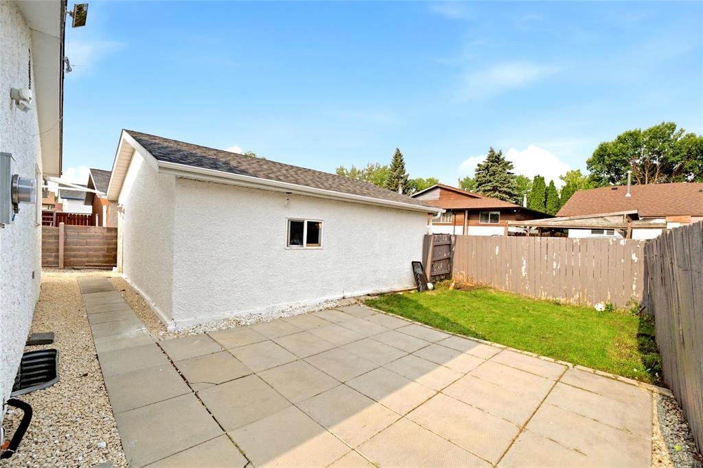 54 Heft Crescent, Winnipeg, Manitoba  R2P 1N4 - Photo 37 - 202617422