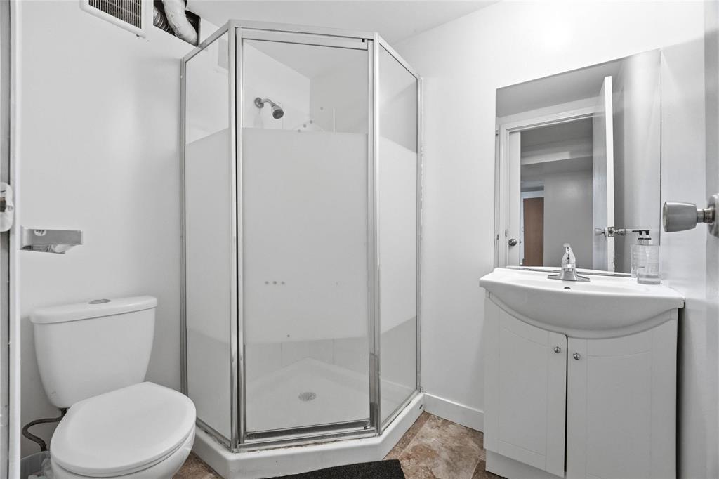 54 Heft Crescent, Winnipeg, Manitoba  R2P 1N4 - Photo 34 - 202617422