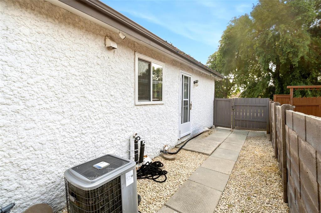 54 Heft Crescent, Winnipeg, Manitoba  R2P 1N4 - Photo 38 - 202617422