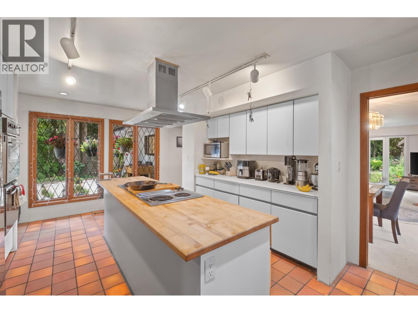 886 E 29th Street, North Vancouver, British Columbia V7K 1B8 - Photo 11 - R3149054