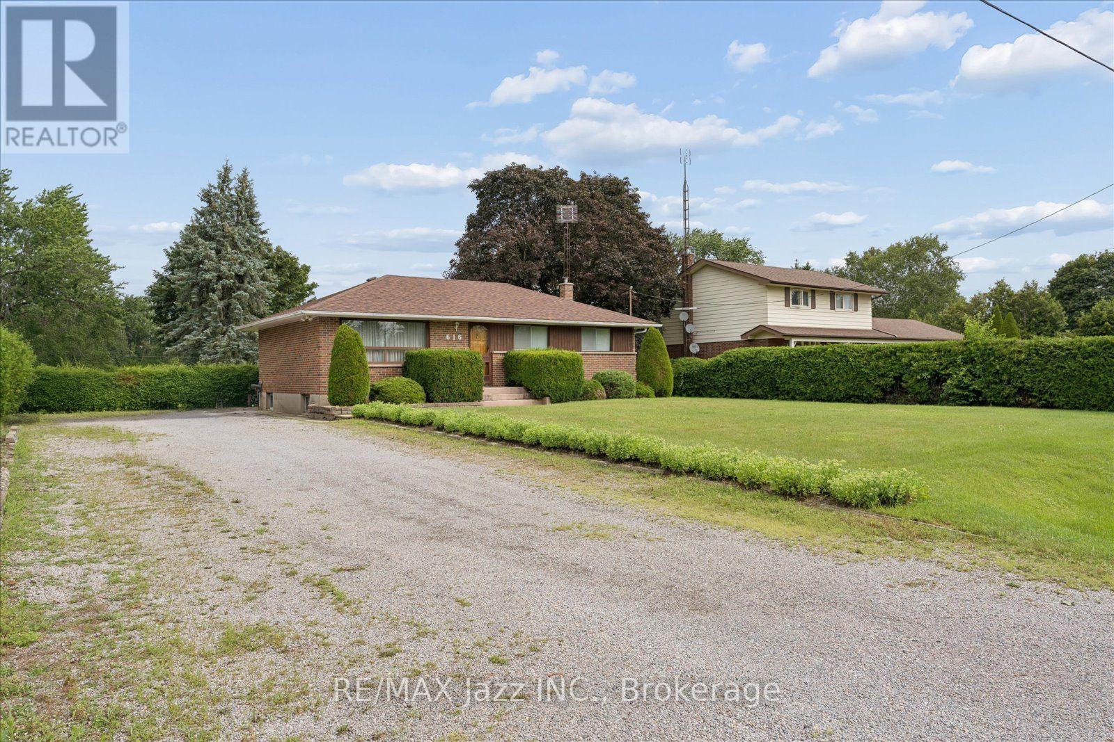 616 Bickle Drive, Oshawa (Northwood), Ontario  L1L 1B1 - Photo 3 - E13598546
