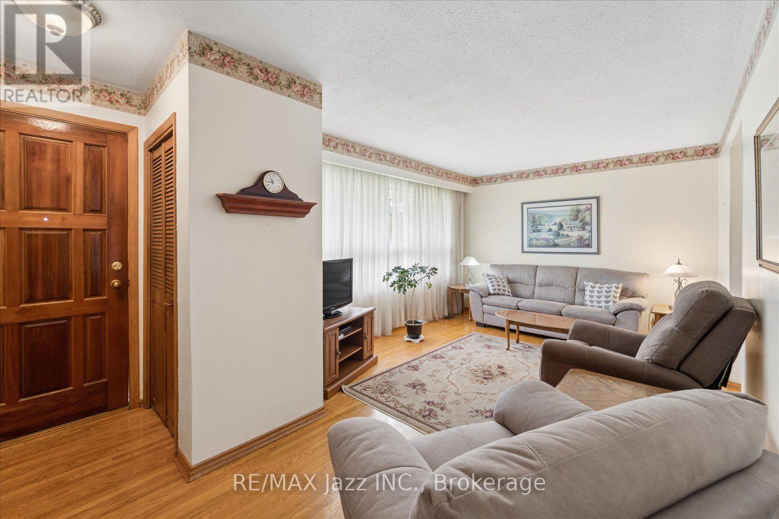 616 Bickle Drive, Oshawa (Northwood), Ontario  L1L 1B1 - Photo 5 - E13598546