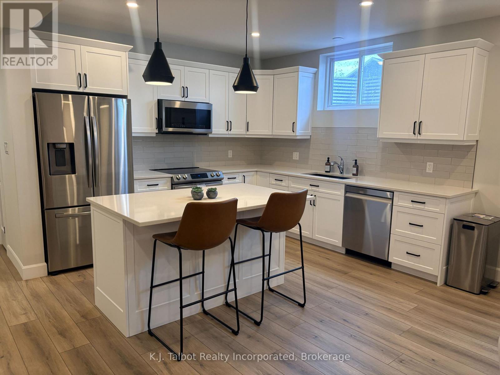 Unit 2 - 451 Woodridge Drive, Goderich, Ontario  N7A 0C7 - Photo 5 - X13598550