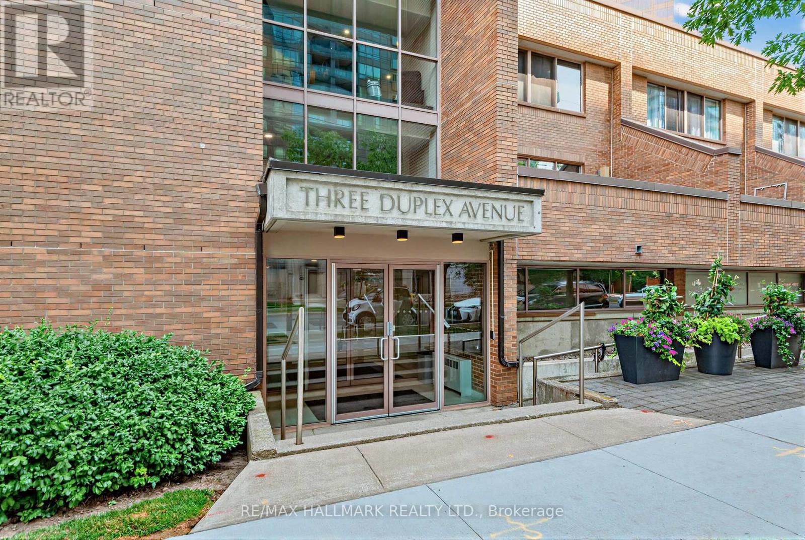 102 - 3 Duplex Avenue, Toronto, Ontario  M2M 4G6 - Photo 2 - C13598372