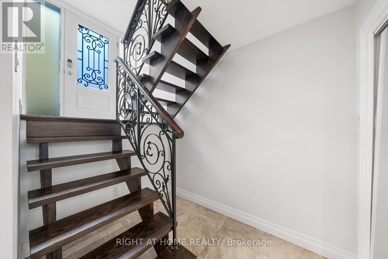 40 Heathview Avenue, Toronto, Ontario  M2K 2C1 - Photo 35 - C13598398