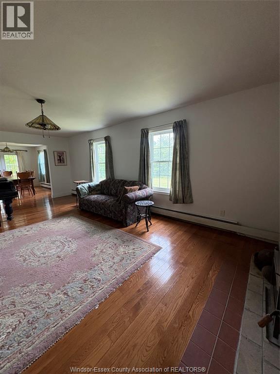949 East West Rd, Pelee Island, Ontario  N0R 1M0 - Photo 4 - 26017558