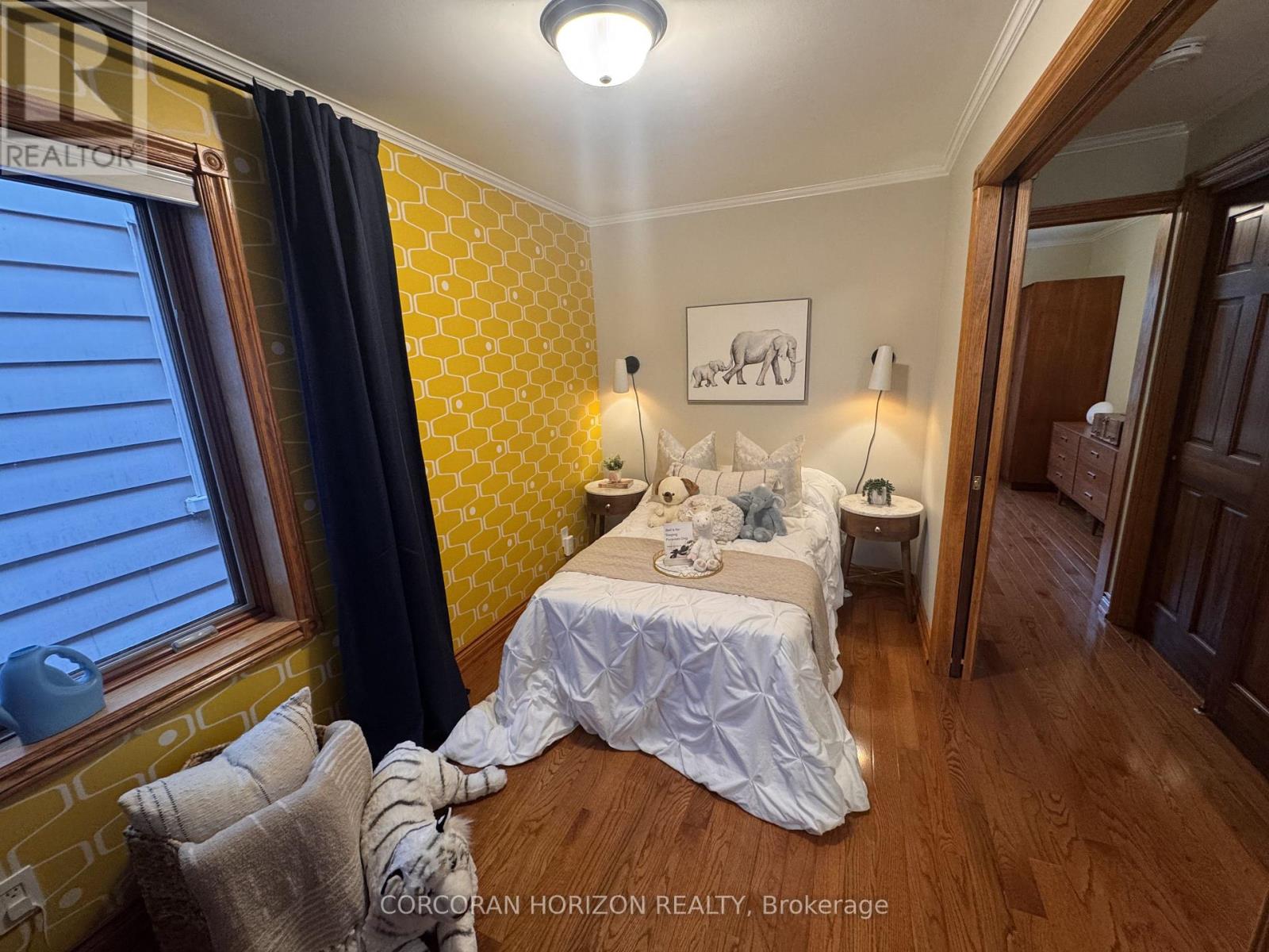 402 Rhodes Avenue, Toronto, Ontario  M4L 3A5 - Photo 19 - E13598366