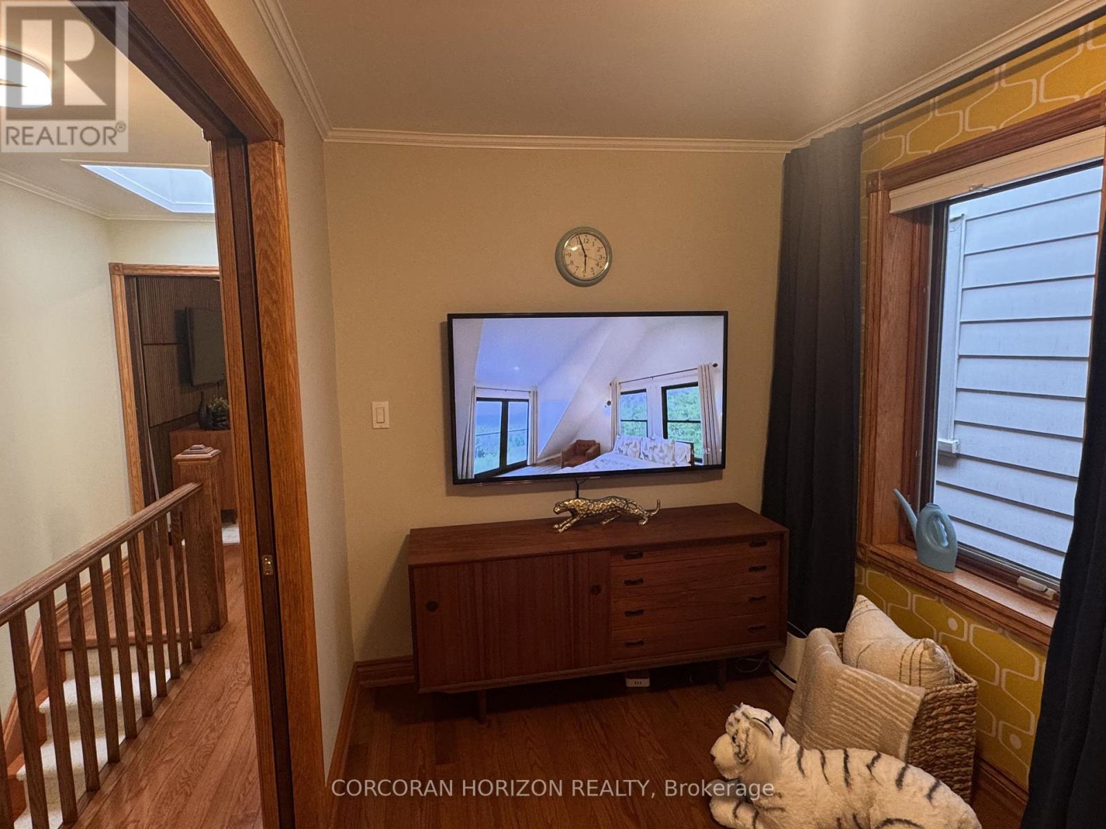402 Rhodes Avenue, Toronto, Ontario  M4L 3A5 - Photo 21 - E13598366
