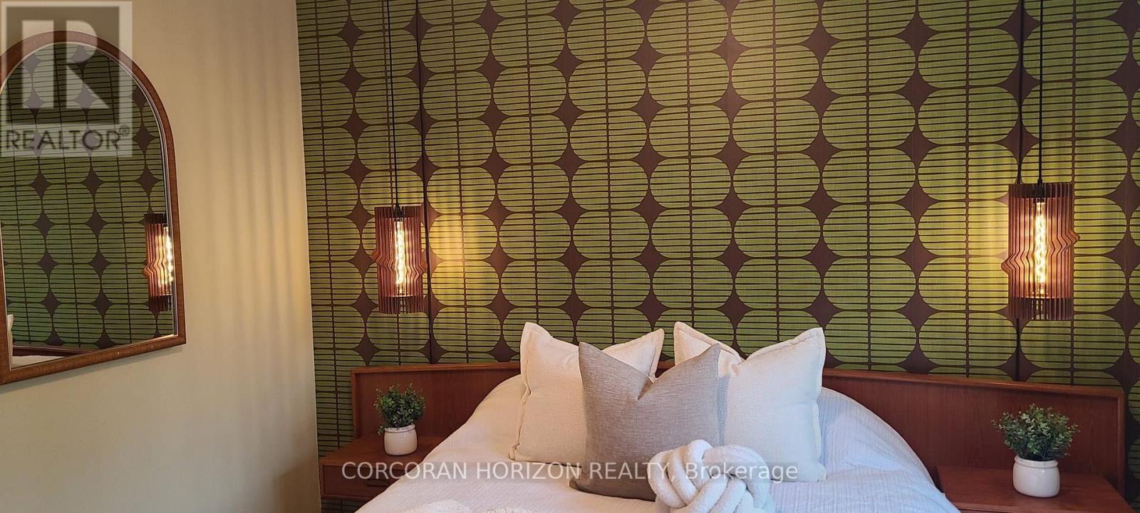 402 Rhodes Avenue, Toronto, Ontario  M4L 3A5 - Photo 27 - E13598366