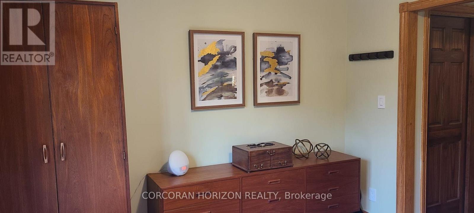402 Rhodes Avenue, Toronto, Ontario  M4L 3A5 - Photo 28 - E13598366