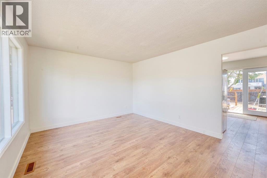 1176 Penrith Crescent SE, Calgary, Alberta  T2A 2H9 - Photo 8 - A2330256