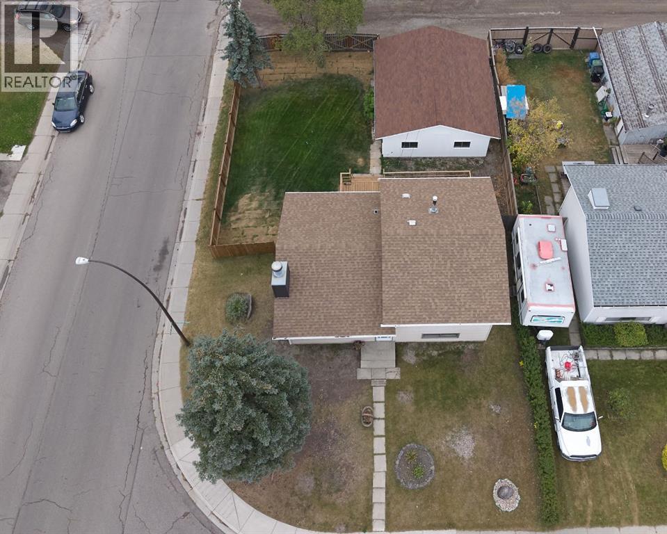 1176 Penrith Crescent SE, Calgary, Alberta  T2A 2H9 - Photo 2 - A2330256