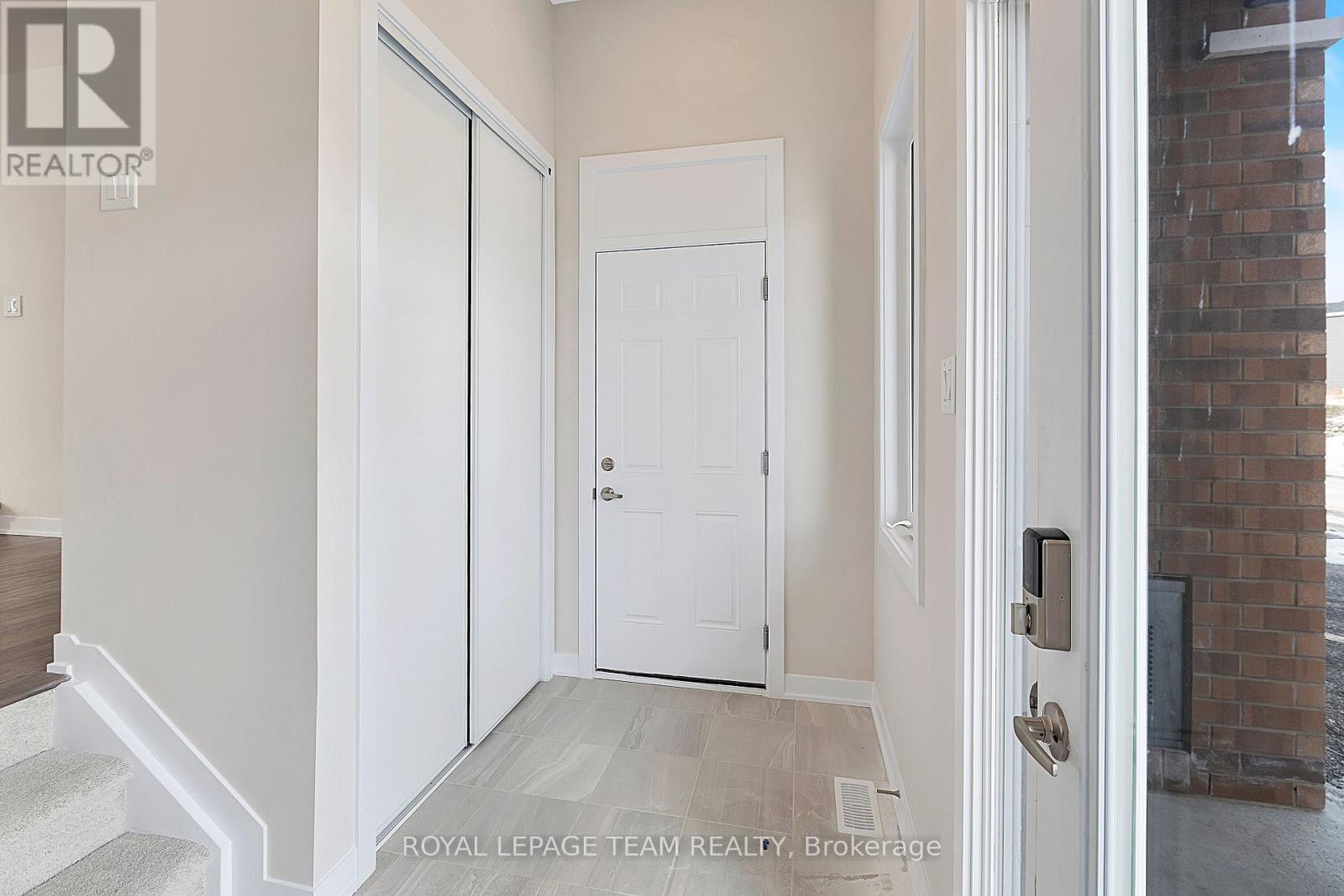676 Expansion Road, Ottawa, Ontario  K2J 7G3 - Photo 3 - X13598434