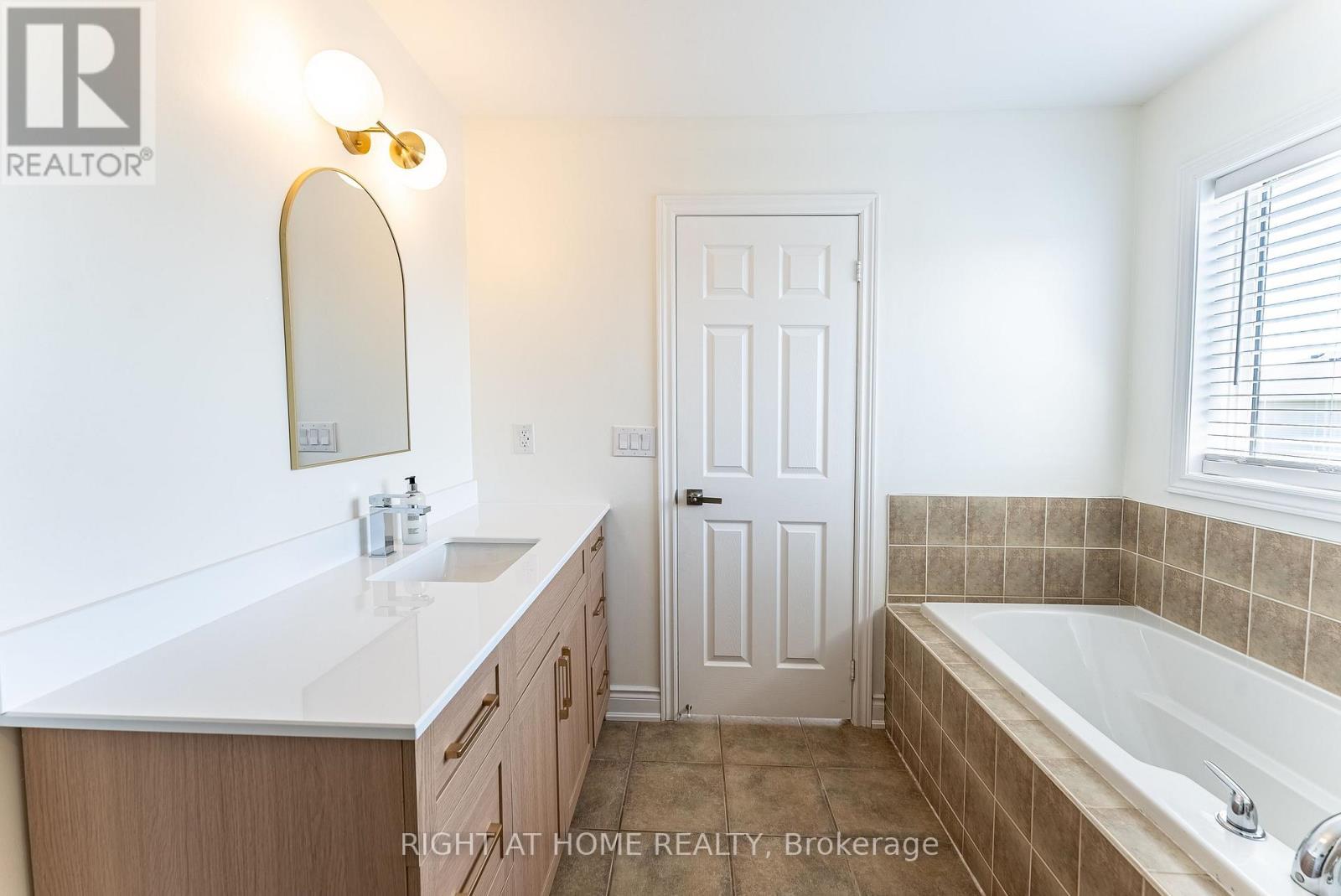 112 White Crescent, Barrie, Ontario  L4N 6A1 - Photo 37 - S13598340