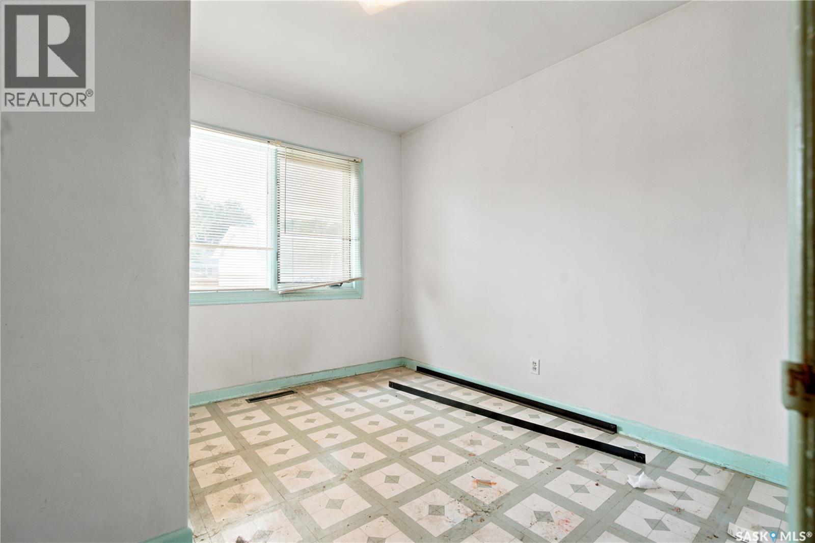 431 K Avenue N, Saskatoon, Saskatchewan  S7L 2M5 - Photo 8 - SK043483