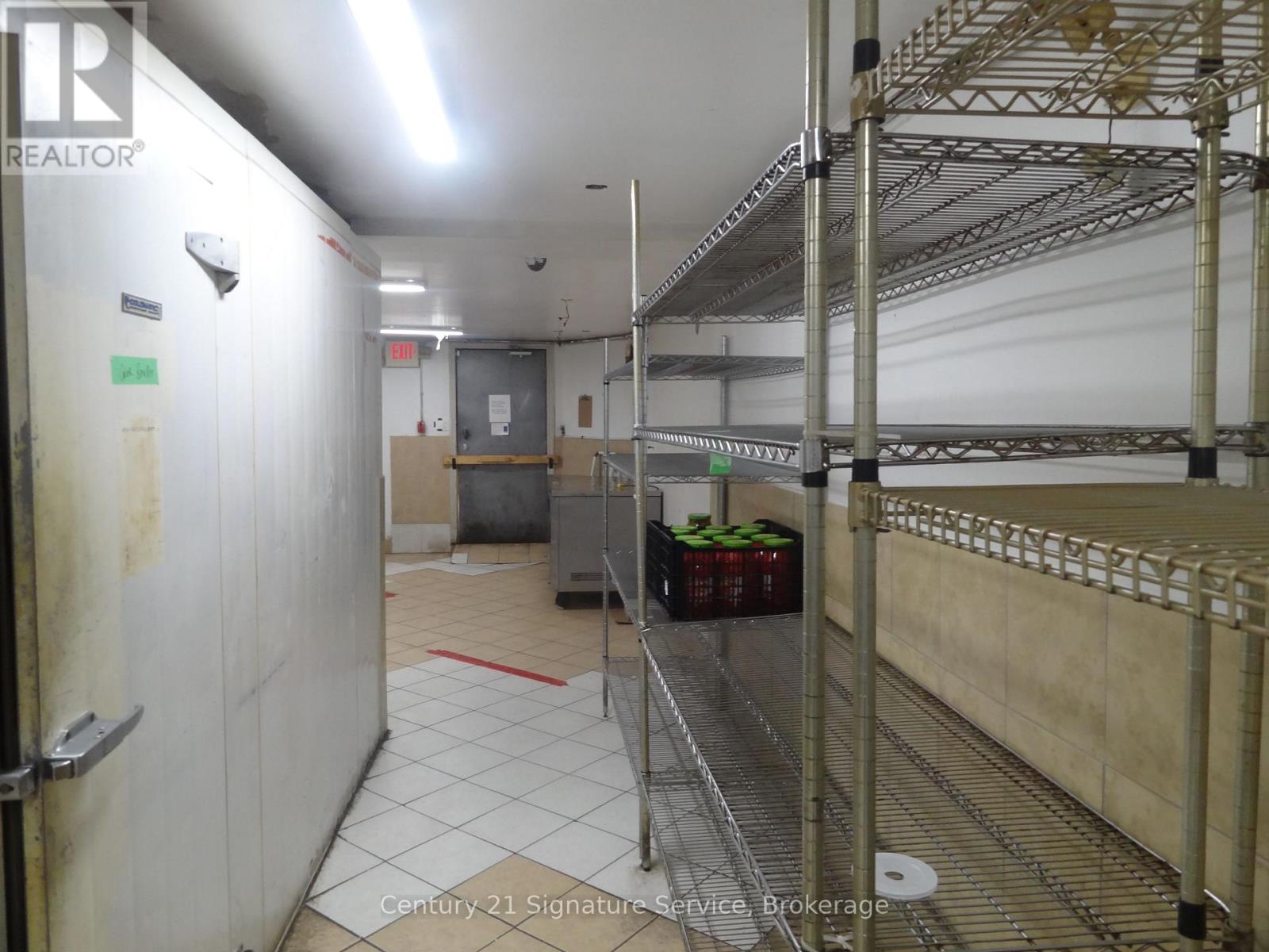 Main Floor - 1376 Queen Street, Toronto, Ontario  M6K 1L7 - Photo 16 - W13598374