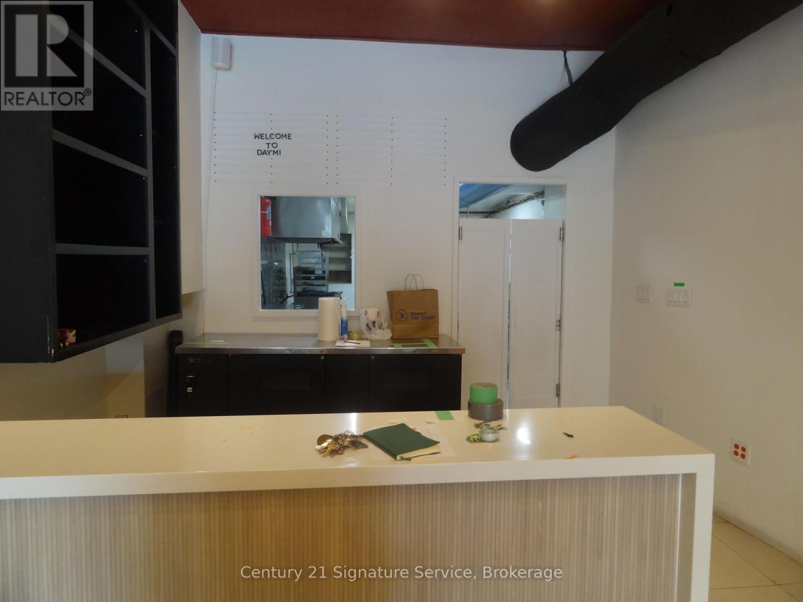 Main Floor - 1376 Queen Street, Toronto, Ontario  M6K 1L7 - Photo 2 - W13598374